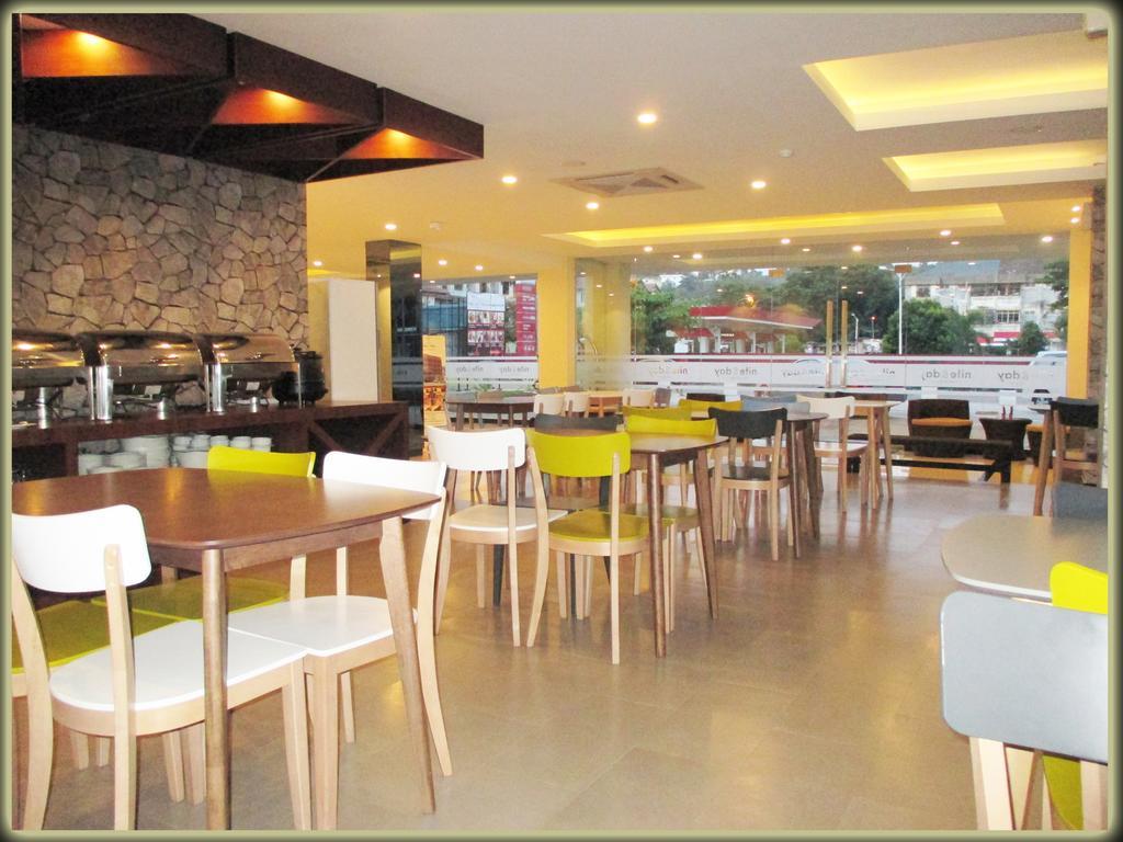 Nite And Day Batam Jodoh Square Hotel Exterior foto