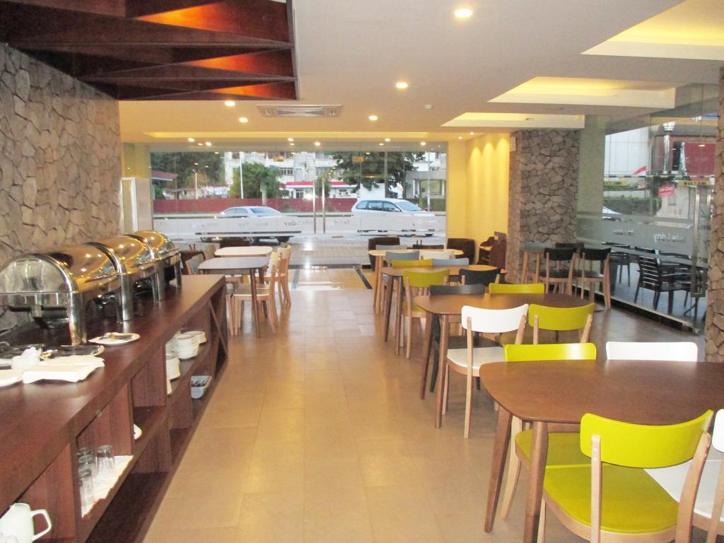 Nite And Day Batam Jodoh Square Hotel Exterior foto