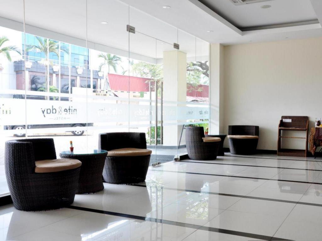 Nite And Day Batam Jodoh Square Hotel Exterior foto