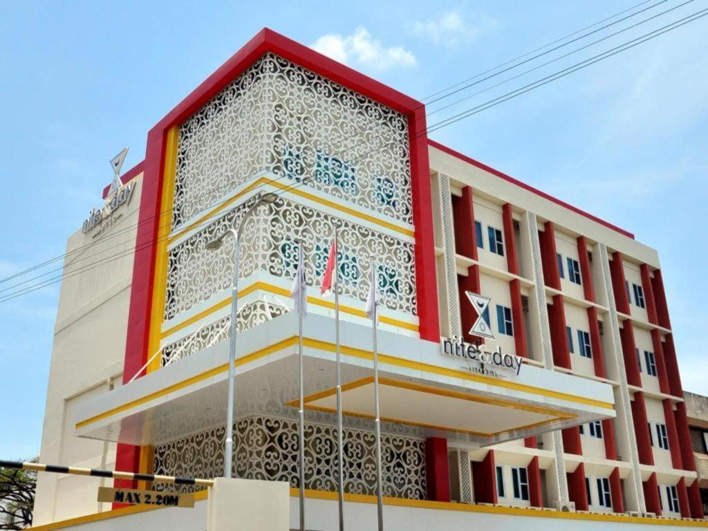 Nite And Day Batam Jodoh Square Hotel Exterior foto