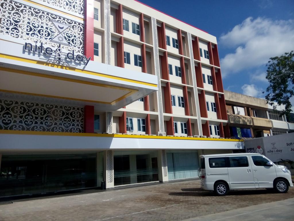 Nite And Day Batam Jodoh Square Hotel Exterior foto