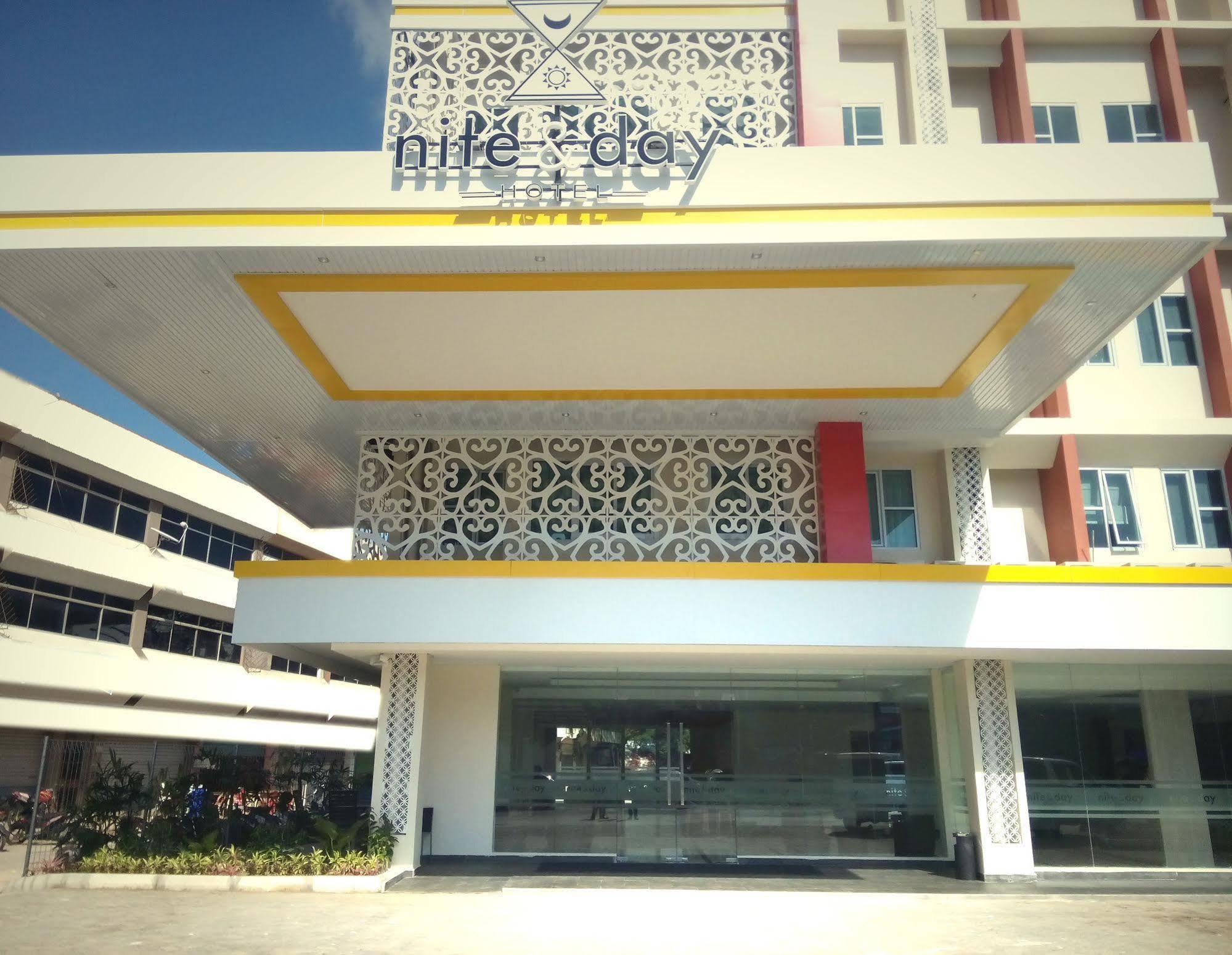Nite And Day Batam Jodoh Square Hotel Exterior foto