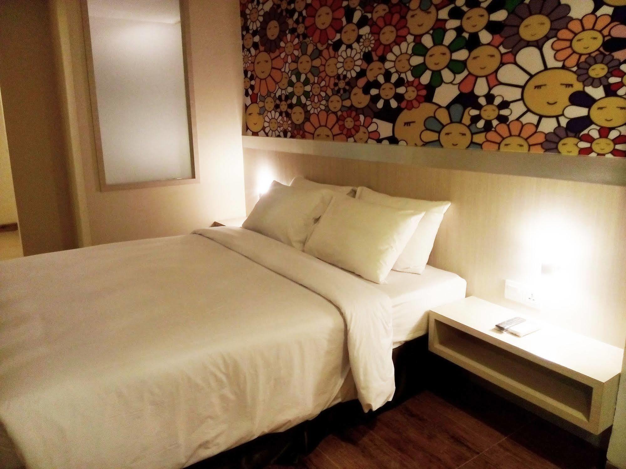 Nite And Day Batam Jodoh Square Hotel Exterior foto