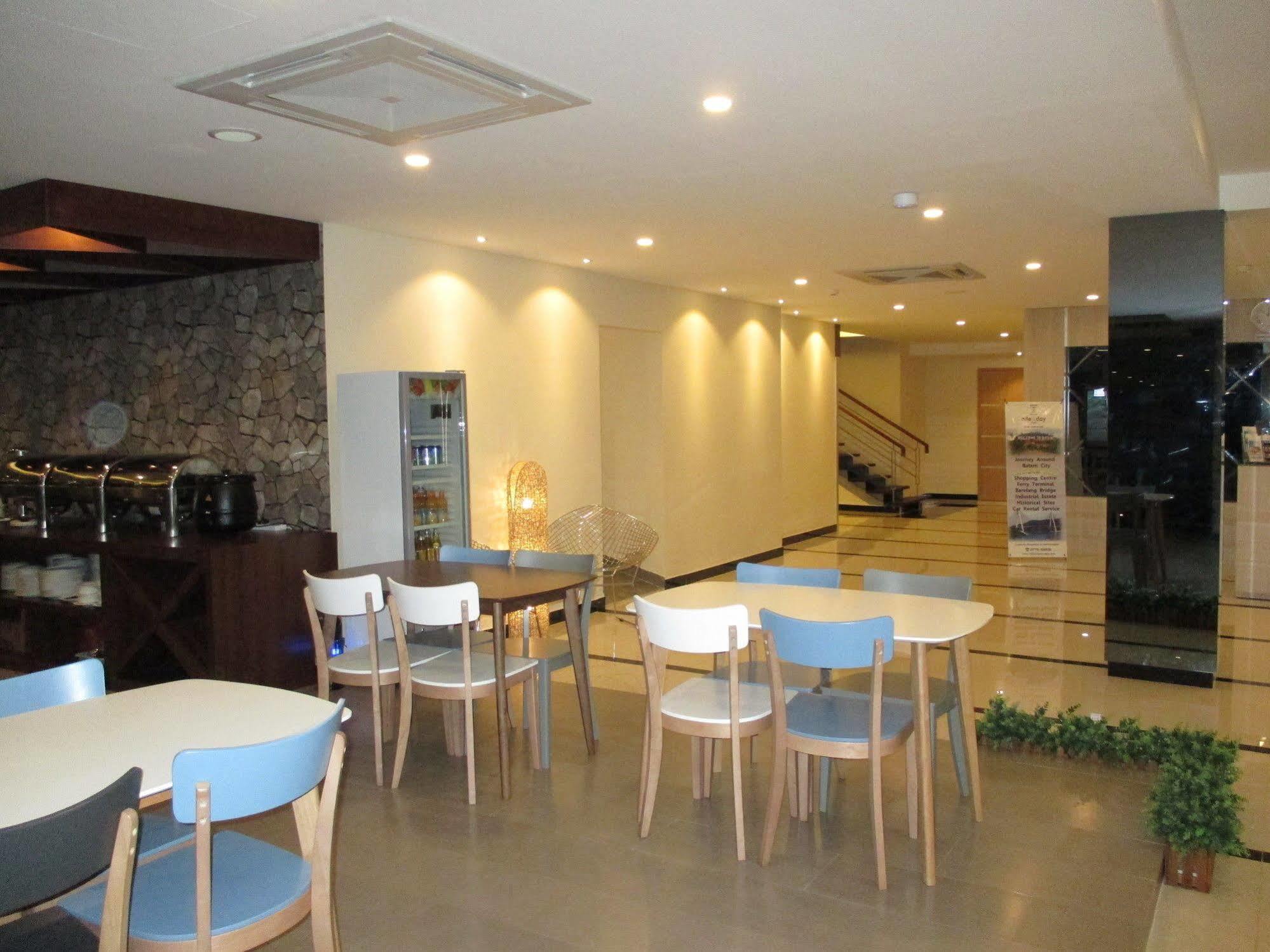 Nite And Day Batam Jodoh Square Hotel Exterior foto