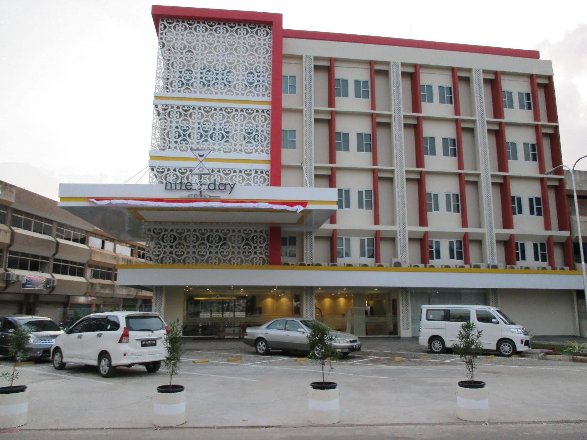 Nite And Day Batam Jodoh Square Hotel Exterior foto